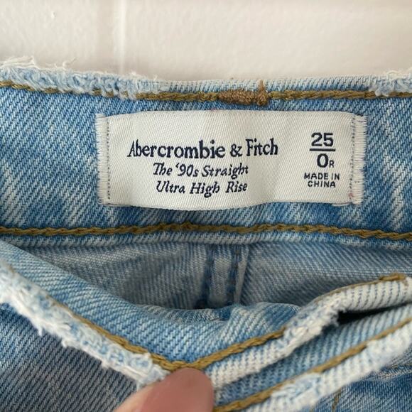 Abercrombie & Fitch Ultra High Rise 90s Straight Jeans Split Vent Hem Size 25 - Picture 4 of 7